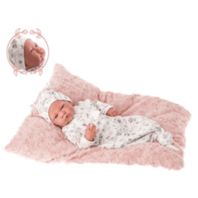 recien-nacida-toquilla-con-babero-rosa