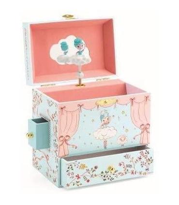 caja-de-musica-bailarina-en-el-escenario