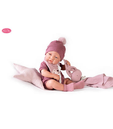 recien-nacida-con-dou-dou-conejito-y-cojin