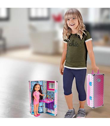 nancy-y-su-maletin-de-peinados-c-un-monton-de-acc