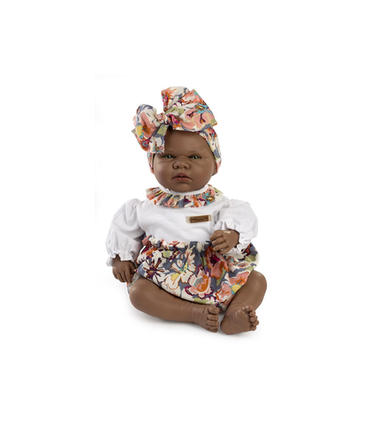 muneca-kenia-braguita-flores-y-camisa-blanca