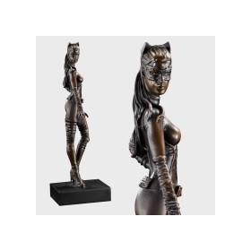 escultura-de-bronce-de-catwoman
