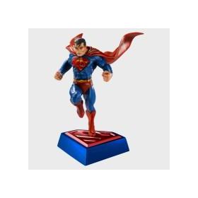 escultura-de-la-edicin-de-cmic-de-superman