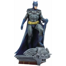 mega-statue-dc-batman-paint-variant