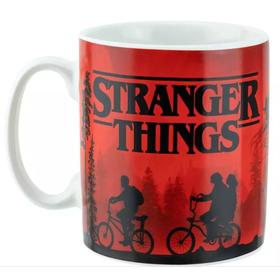 taza-xl-y-pegatina-stranger-things