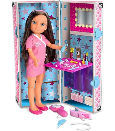 nancy-y-su-maletin-de-peinados-c-un-monton-de-acc